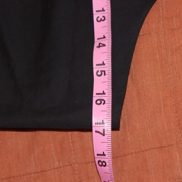 NWT Elodie Black Crop top Women Size Medium - Picture 12 of 16